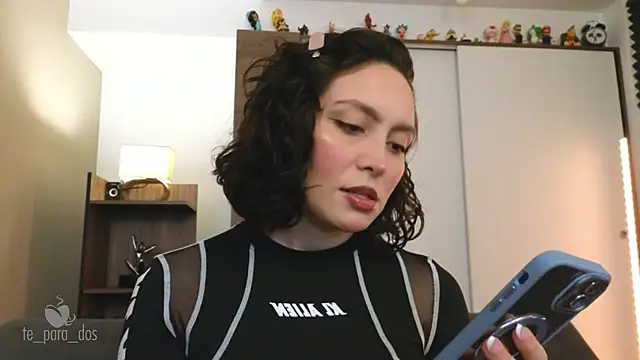 Snapshot of Te_para_2 chatting on 09-15-25, 04:40 Te para 2 online show from 09-15-25, 04:40