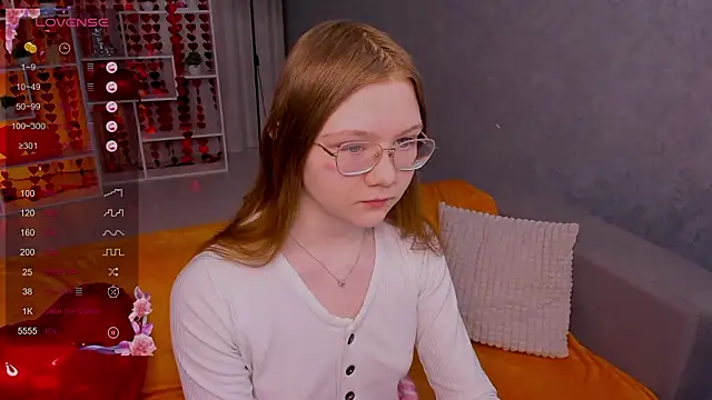 Snapshot of luv_tessa chatting on 02-18-26, 01:34 luv tessa online show from 02-18-26, 01:34