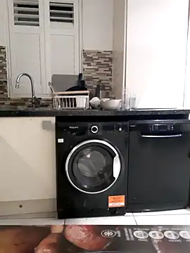 Snapshot of Nick-Ox chatting on 10-30-25, 12:23 Nick-Ox online show from 10-30-25, 12:23