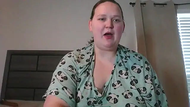 Snapshot of FantasyWifeBri chatting on 11-28-25, 06:21 FantasyWifeBri online show from 11-28-25, 06:21