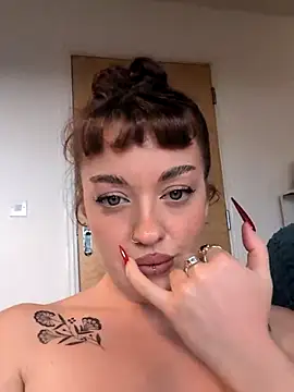 Snapshot of Petite_Juicy_Olive chatting on 05-14-26, 12:45 Petite Juicy Olive online show from 05-14-26, 12:45