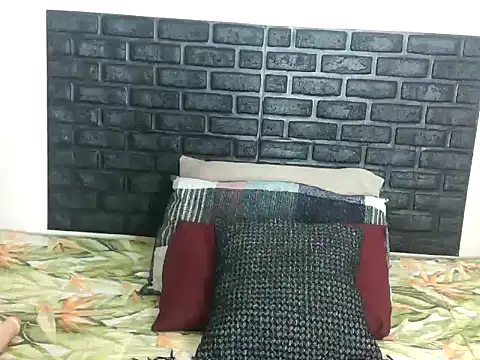 clover cams1874 online show from 05-06-26, 05:07