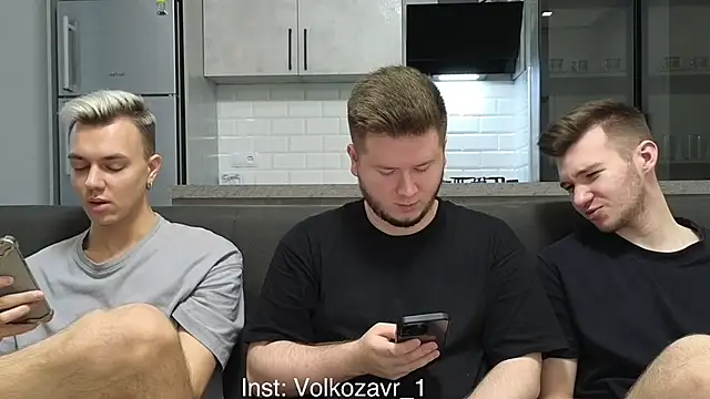 Snapshot of boys_sobolisha chatting on 10-25-25, 01:18 boys sobolisha online show from 10-25-25, 01:18