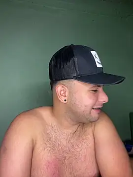 Snapshot of Mr_brian03 chatting on 02-08-26, 05:00 Mr brian03 online show from 02-08-26, 05:00