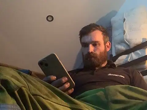 Snapshot of LKC94 chatting on 03-18-25, 04:26 LKC94 online show from 03-18-25, 04:26