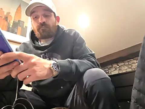 Snapshot of LKC94 chatting on 11-04-25, 01:48 LKC94 online show from 11-04-25, 01:48