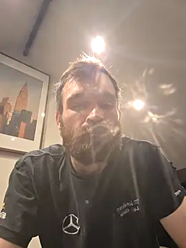 Snapshot of LKC94 chatting on 11-12-25, 10:52 LKC94 online show from 11-12-25, 10:52