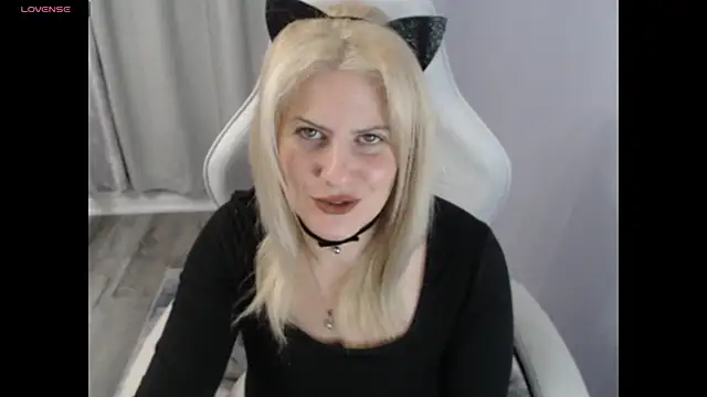 BellaStar84 online show from 10-31-25, 12:06