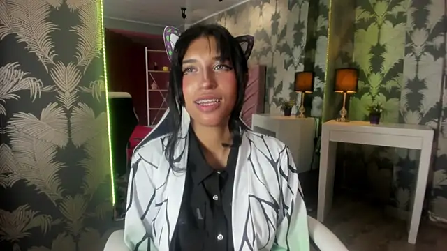 Snapshot of Karin_Ks chatting on 10-02-25, 07:10 Karin Ks online show from 10-02-25, 07:10