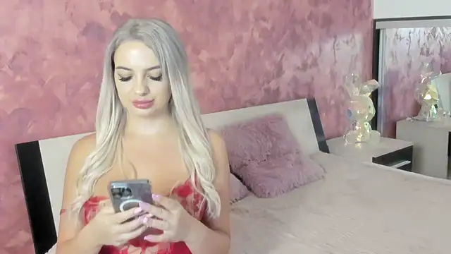 Snapshot of LesyaTouch chatting on 10-01-25, 06:47 LesyaTouch online show from 10-01-25, 06:47