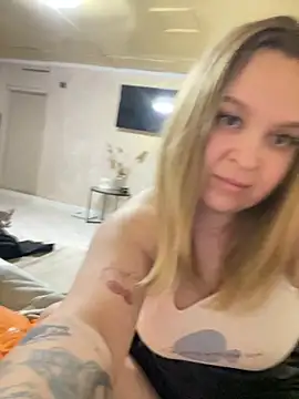 Snapshot of IMHORNYWET chatting on 09-09-25, 05:34 IMHORNYWET online show from 09-09-25, 05:34