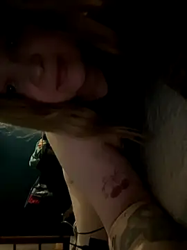 Snapshot of IMHORNYWET chatting on 09-28-25, 02:33 IMHORNYWET online show from 09-28-25, 02:33