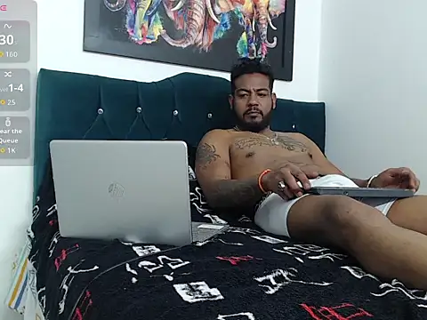 BladeFoxxx1 online show from 09-10-25, 04:56