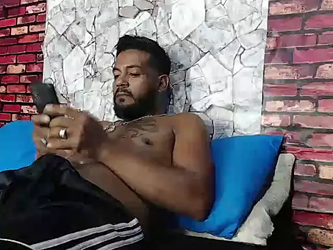 BladeFoxxx1 online show from 04-20-26, 08:54