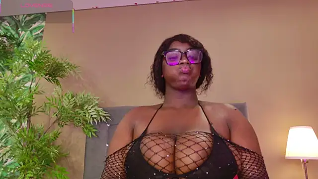 Snapshot of BetsyBennet_ chatting on 11-07-25, 09:26 BetsyBennet online show from 11-07-25, 09:26