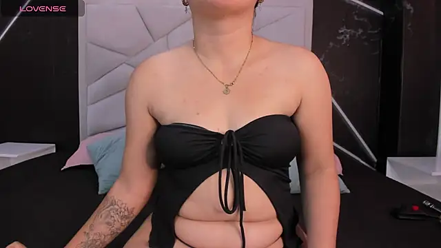 JulietSofia online show from 04-01-26, 08:28