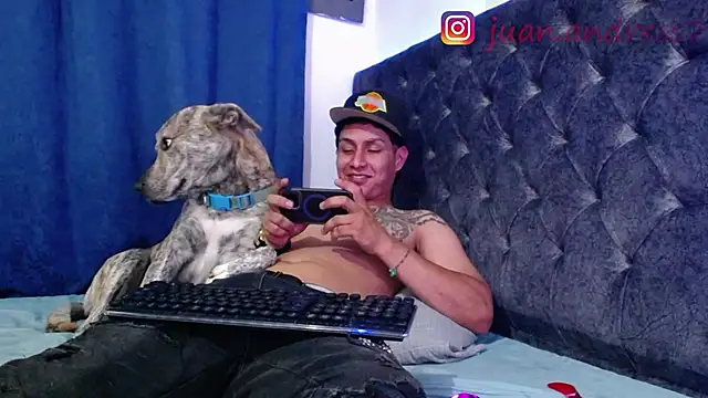 Snapshot of Stone_grey1_ chatting on 02-17-26, 03:58 Stone grey1 online show from 02-17-26, 03:58