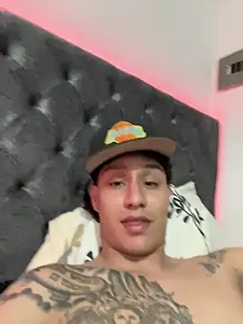 Snapshot of Stone_grey1_ chatting on 03-14-26, 07:25 Stone grey1 online show from 03-14-26, 07:25