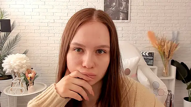 Snapshot of LoisCubitt chatting on 03-15-25, 11:29 LoisCubitt online show from 03-15-25, 11:29