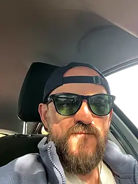 Snapshot of Rimmingtop chatting on 10-27-25, 01:04 Rimmingtop online show from 10-27-25, 01:04