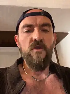 Snapshot of Rimmingtop chatting on 11-16-25, 01:17 Rimmingtop online show from 11-16-25, 01:17