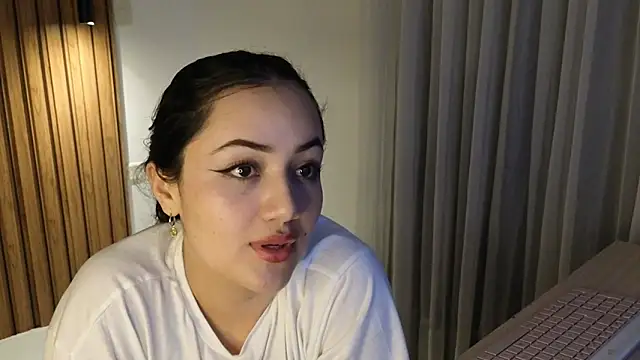 Snapshot of Isa_1207 chatting on 11-07-25, 01:05 Isa 1207 online show from 11-07-25, 01:05