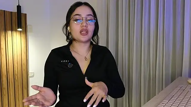 Snapshot of Isa_1207 chatting on 02-06-26, 01:43 Isa 1207 online show from 02-06-26, 01:43