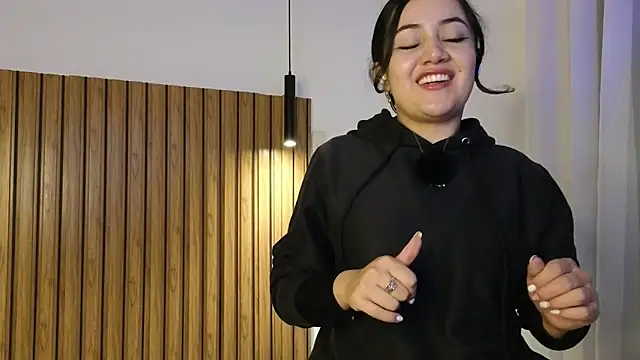 Snapshot of Isa_1207 chatting on 02-26-26, 01:26 Isa 1207 online show from 02-26-26, 01:26