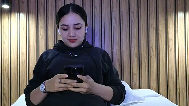 Snapshot of Isa_1207 chatting on 03-10-26, 01:21 Isa 1207 online show from 03-10-26, 01:21