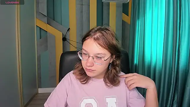 AngelinaLow online show from 09-15-25, 11:21