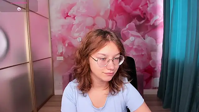 AngelinaLow online show from 10-26-25, 06:30