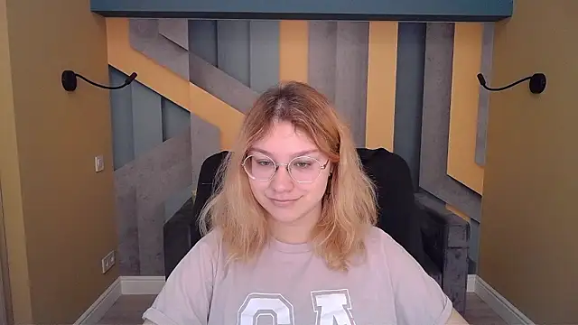 AngelinaLow online show from 03-05-26, 12:23