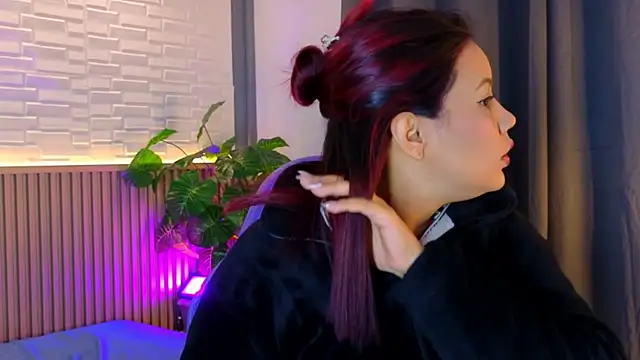 TiffanyWalk online show from 11-13-25, 10:58