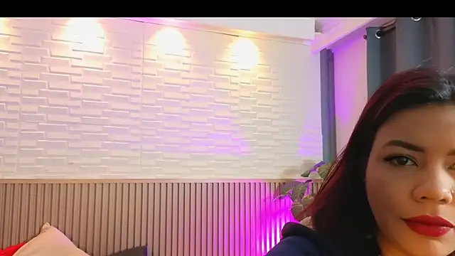 TiffanyWalk online show from 03-25-26, 12:44