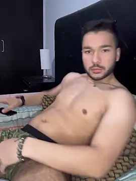 Snapshot of alejocoleman chatting on 10-28-25, 09:50 alejocoleman online show from 10-28-25, 09:50