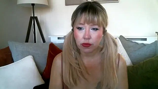 MissHoneyPenny online show from 04-07-26, 09:21