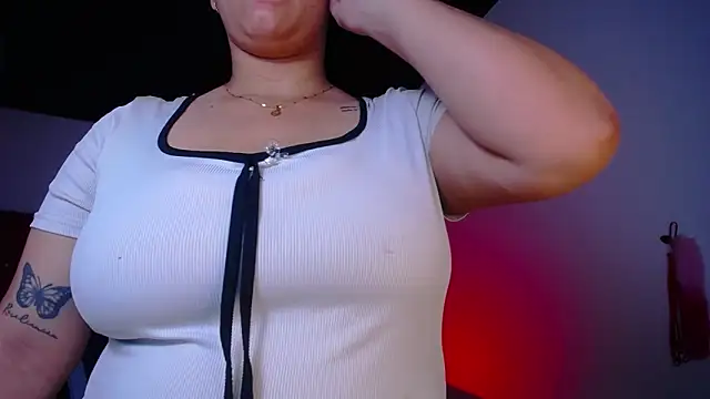 Snapshot of kriss_sweetboobs10 chatting on 05-06-26, 12:54 kriss sweetboobs10 online show from 05-06-26, 12:54
