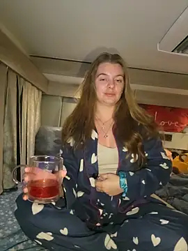 Snapshot of Amesthyst_destiny chatting on 10-19-25, 01:28 Amesthyst destiny online show from 10-19-25, 01:28