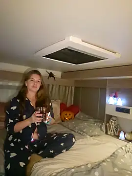 Snapshot of Amesthyst_destiny chatting on 10-30-25, 11:27 Amesthyst destiny online show from 10-30-25, 11:27