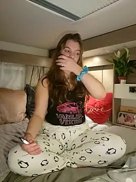 Snapshot of Amesthyst_destiny chatting on 11-16-25, 04:07 Amesthyst destiny online show from 11-16-25, 04:07