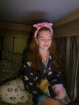 Snapshot of Amesthyst_destiny chatting on 12-04-25, 02:32 Amesthyst destiny online show from 12-04-25, 02:32