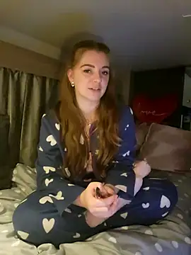 Snapshot of Amesthyst_destiny chatting on 12-20-25, 11:45 Amesthyst destiny online show from 12-20-25, 11:45