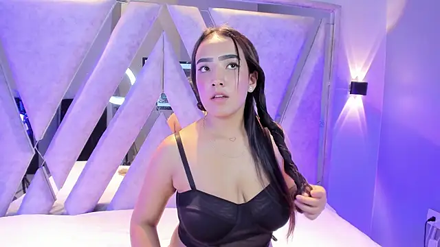 Alice 26  online show from 04-27-26, 08:18