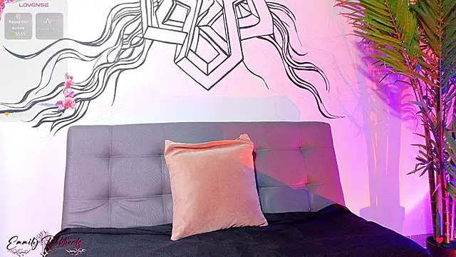 Snapshot of Emmi_Roberts chatting on 02-12-26, 12:16 Emmi Roberts online show from 02-12-26, 12:16