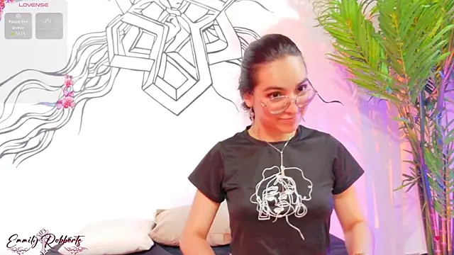 Snapshot of Emmi_Roberts chatting on 02-20-26, 09:37 Emmi Roberts online show from 02-20-26, 09:37