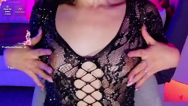 Snapshot of Emmi_Roberts chatting on 03-02-26, 02:14 Emmi Roberts online show from 03-02-26, 02:14