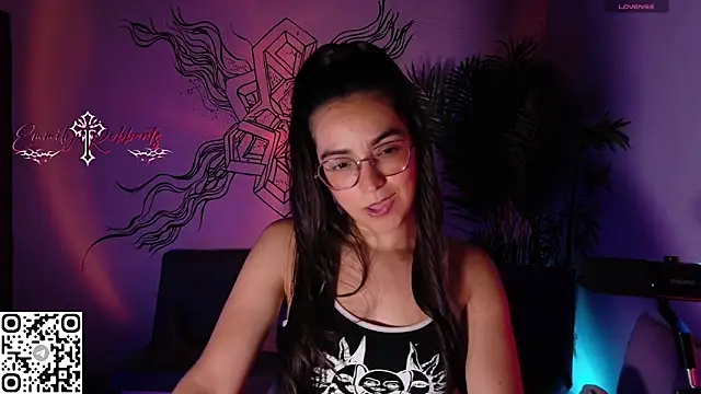 Emmi Roberts online show from 05-19-26, 01:00