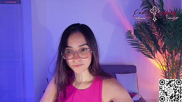 Snapshot of Emmi_Roberts chatting on 07-05-26, 10:39 Emmi Roberts online show from 07-05-26, 10:39