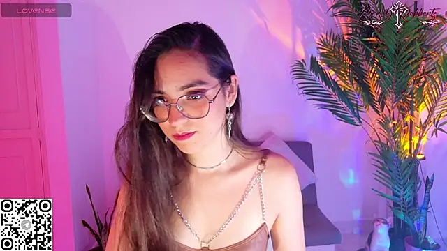 Snapshot of Emmi_Roberts chatting on 07-15-26, 09:42 Emmi Roberts online show from 07-15-26, 09:42