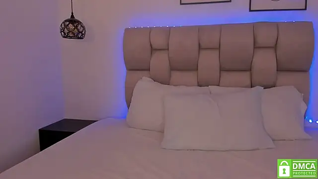 Hanna Evans   online show from 04-21-26, 12:22